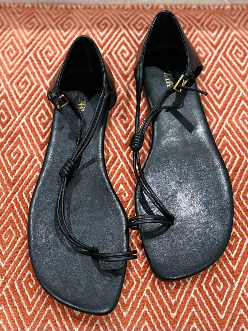 ZARA FLAT SANDALS WITH KNOTTED TOE STRAP Sz 8 - Picture 2 of 7